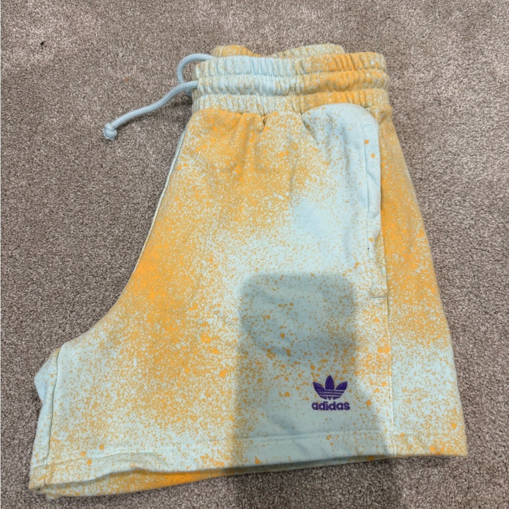 Adidas Women's Originals Boyfriend Allover Print Shorts - Picture 4 of 4